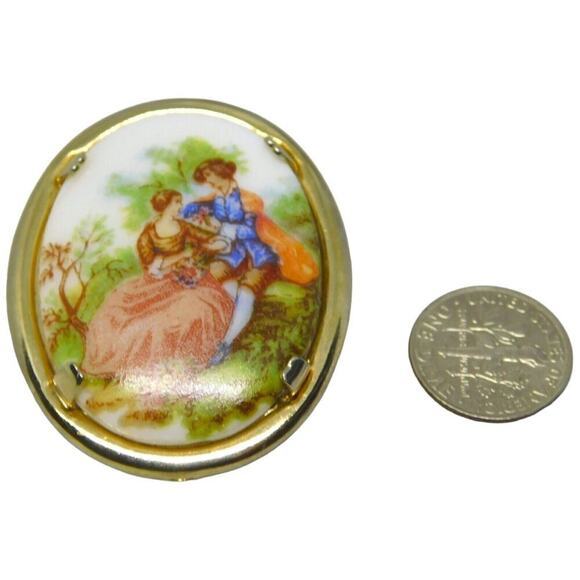 Brooch Vintage Style Couple Scene Transfer Acrylic Gold Tone Women’s Fashion - Picture 4 of 5